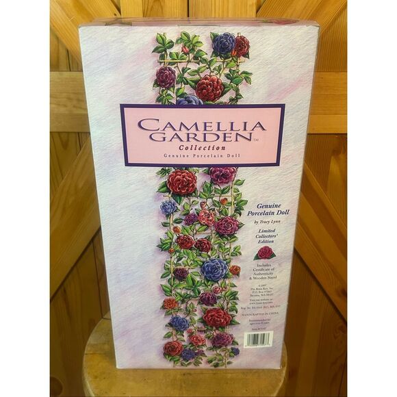 CAMELLIA GARDEN COLLECTION PORCELAIN DOLL 1997 LIMITED COLLECTOR'S EDITION (5746 - Picture 6 of 11